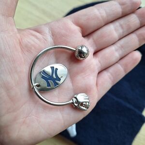 Vintage Y2K New York Yankees Charm/Keyring